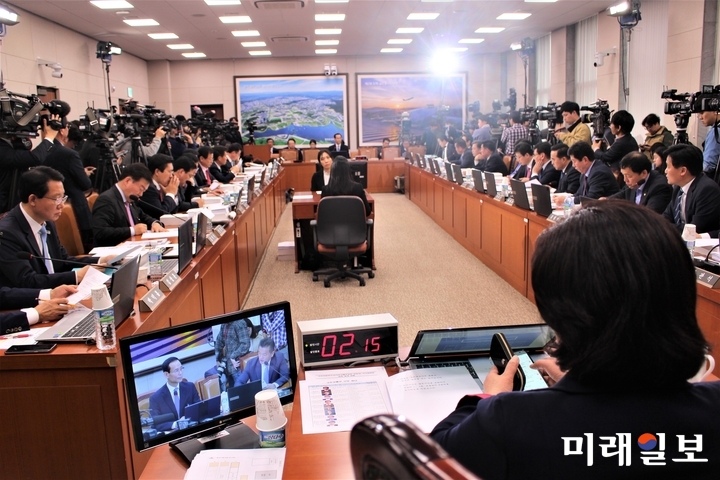 국회 국토교통위원는 25일 국회 본청에서 최정호 국토교통부 장관 후보자에 대한 인사청문회를 열었다./사진=김정현 기자