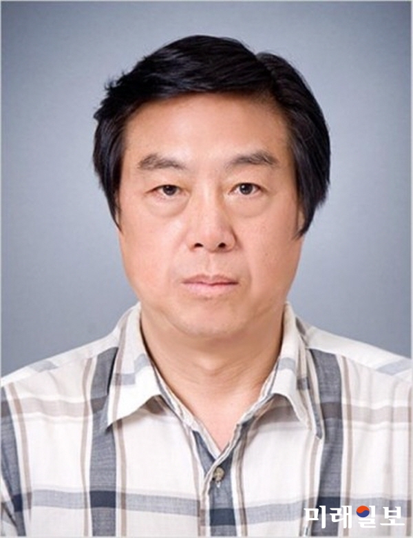 두 번째 시집 '날개의 책무'를 펴낸 원종열 시인./사진=문학공원 제공