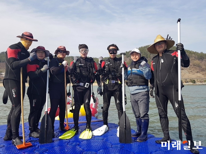 광주학생해양수련원이 고흥 지역 청년회와 합동 점검반을 결성해 학생들이 사용할 해양 수련장비와 체험시설 점검을 실시했다. / 사진=광주시교육청 제공
