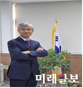 안기완 교수