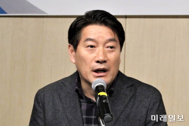 남태석 (사)한국관광서비스학회 회장이 12일 오후 경기도 이천 에덴파라다이스호텔에서 열린 '이천도자기 축제 2019' 특화 상품개발 및 홍보 팸투어'에서 개회사를 하고 있다./사진=김정현 기자