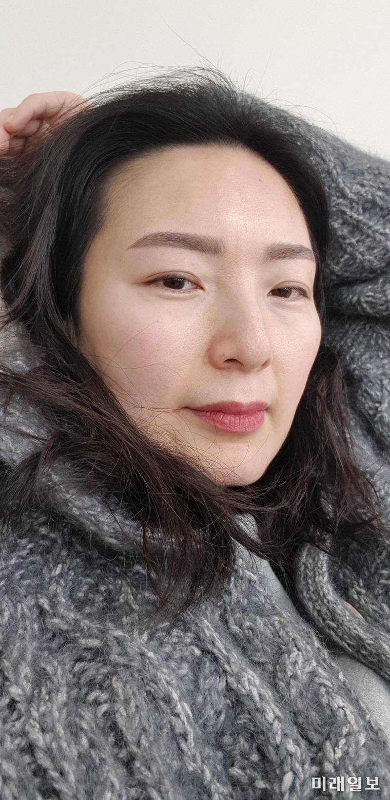 첫 시집 '거룩한 비밀'을 출간한 부천시립예술단 소프라노 상임단원인 정재령 시인./사진=미래일보 DB