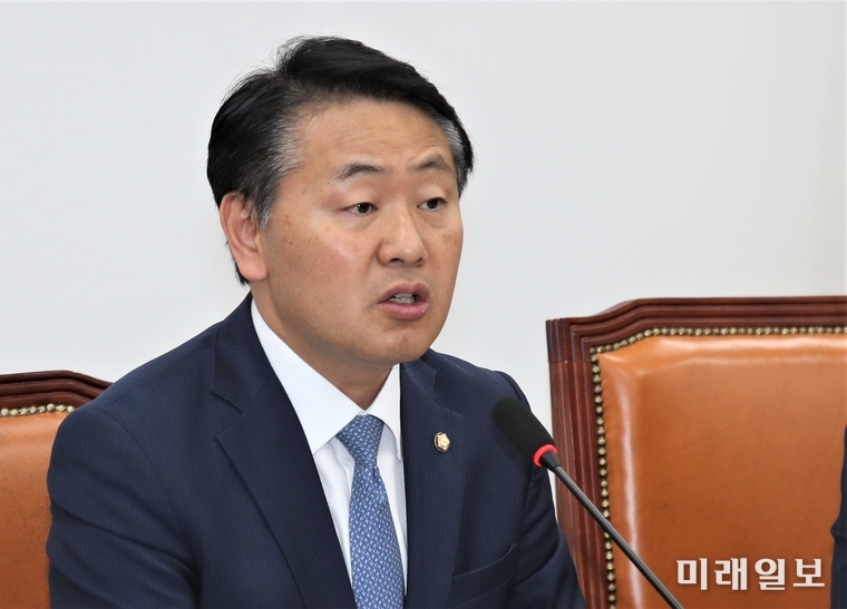 김관영 바른미래당 원내대표가 7일 오전 국회에서 열린 원내대책회의에서 모두발언을 하고 있다./사진=사단법인 국회기자단(가칭) 김진혁 기자