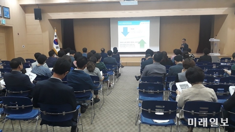 광주 서구가 지난 3일 18개동장, 케어전담팀장을 대상으로 보건복지부 지역사회돌봄 선도사업 실무교육을 실시했다. / 사진=서구 제공