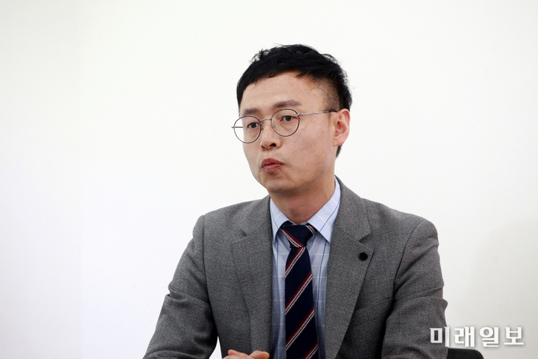 박진석 에승이엠 대표가 20일 오전 서울 종로구 피카디리 국제미술관에서 개최되는 유빈문화재단 주최의 '앙데팡당 2019 KOREA' 언론 시사회에서 발언하고 있다./사진=장건섭 기자