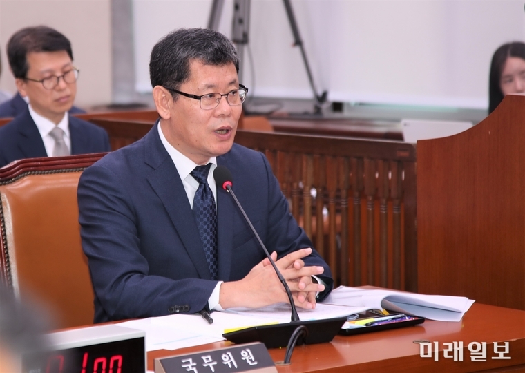 김연철 통일부 장관이 25일 열린 국회 외교통상위원회에 참석, 답변하고 있다./사진=국회기자단 김진혁 기자