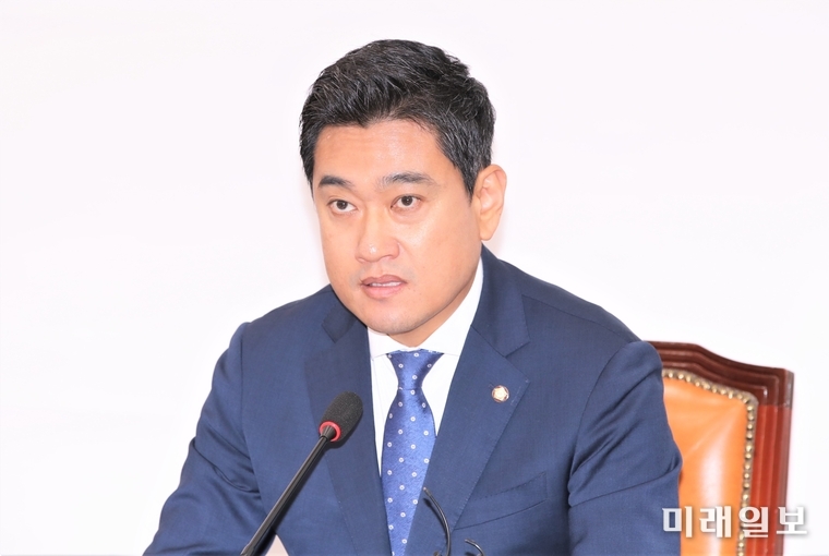오신환 바른미래당 원내대표가 27일 국회에서 열린 원내대책회의에서 발언하고 있다./사진=국회기자단 김진혁 기자