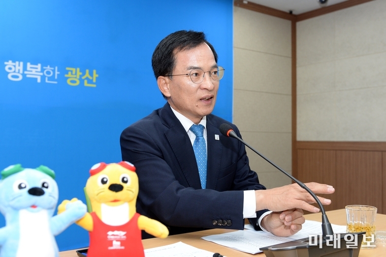 1일 김삼호 광산구청장이 구청에서 ‘민선7기 1주년 기자간담회’를 열어 구정 운영 성과를 알리고, 의견을 청취하는 자리를 가졌다. / 사진=광산구 제공