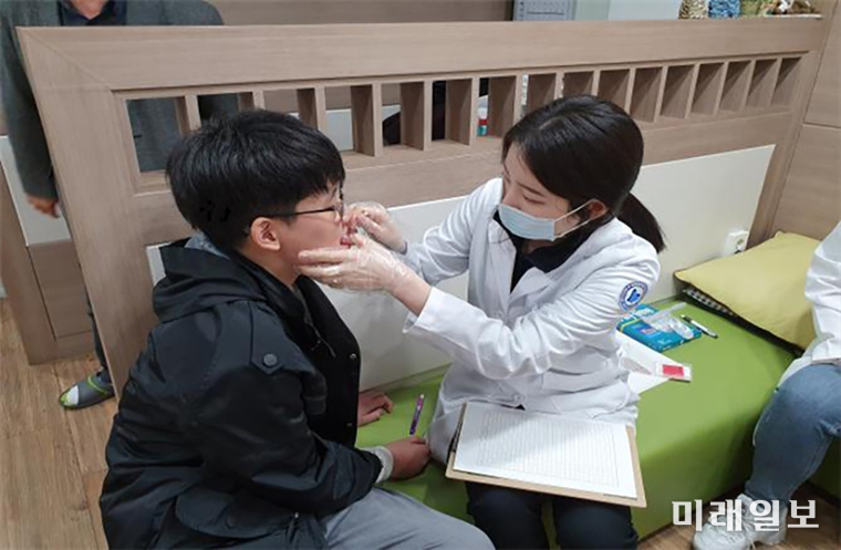 광주 서구가 학령기 아동의 치아우식증 예방을 위한 학교구강보건실사업을 특수학교인 세광학교까지 대폭 확대 운영한다. / 사진=서구 제공