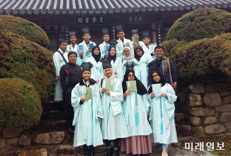 광주 광산구가 11일부터 다음달 17일까지 월봉·무양서원과 광주송정역을 찾는 관광객들을 위해 다양한 전통문화 체험행사와 공연을 선보인다. / 사진=광산구 제공