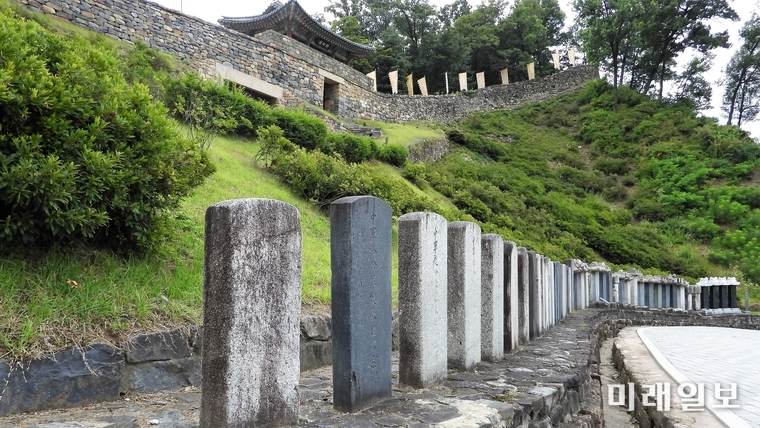 충남 공주시에 소재한 '공주 공산성(公州 公山城)'전경. 공주 공산성은 사적 제12호로, 해발고도는 110m이다. 백제의 대표적인 고대 성곽으로 백제 시대 토성 735m, 조선시대 석성 1925m, 총둘레 2,660m의 포곡형 산성이다./사진=장건섭 기자
