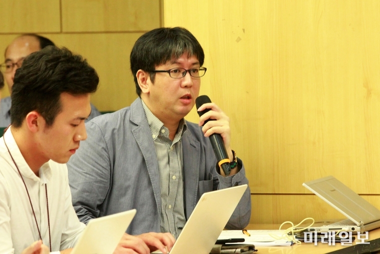 12일 오후 서울 여의도 국회 의원회관에서 민주당 일본경제침략대책특위 주최로 열린 주한 일본 언론 기자간담회에서 산케이신문 기자가 질문하고 있다./사진=장건섭 기자