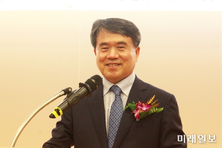 13일 오후 서울 여의도 국회 도서관 대강당에서 열린 사단법인 해양환경보전국민연합의 '해양환경연합포럼' 출범식에서 최관선 사단법인 해양환경보전국민연합 중앙회 이사장이 대회사를 하고 있다./사진=장건섭 기자