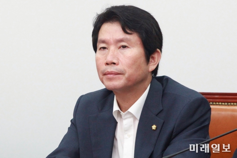 이인영 더불어민주당 원내대표가 9일 오전 서울 여의도 국회에서 열린 최고위원회의에 참석하고 있다./사진=장건섭 기자