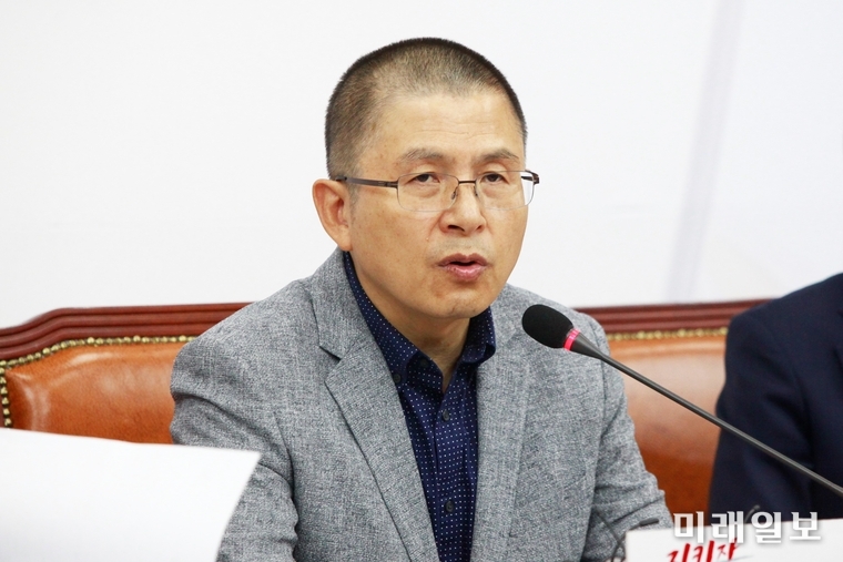 황교안 자유한국당 대표가 23일 국회에서 열린 최고위원회의에서 모두발언을 하고 있다./사진=장건섭 기자