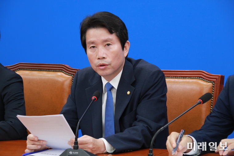 이인영 더불어민주당 원내대표가 26일 오전 국회에서 열린 정책조정회의에서 모두발언하고 있다./사진=김정현 기자