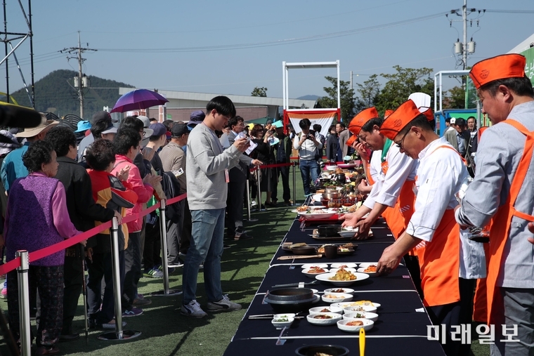 강진만 생태공원에서 열린 제26회 남도음식문화큰잔치 모습 / 사진=강진군 제공