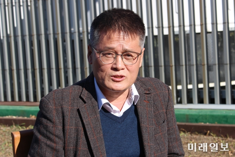 박종대(수현 아버지)씨가 8일 오후 국회에서 국회기자단과의 간담회에서 밝히고 있다./사진=김정현 기자