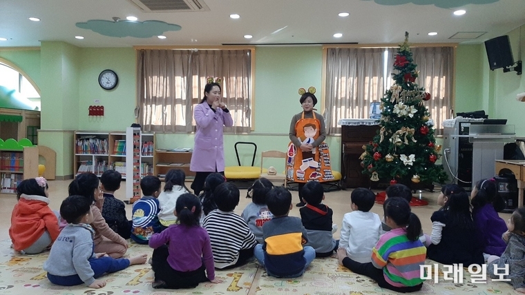 광주 동구가 어린이집 유야들을 대상으로 꾸러기 금연새싹교실을 운영하고 있다. / 사진=동구 제공