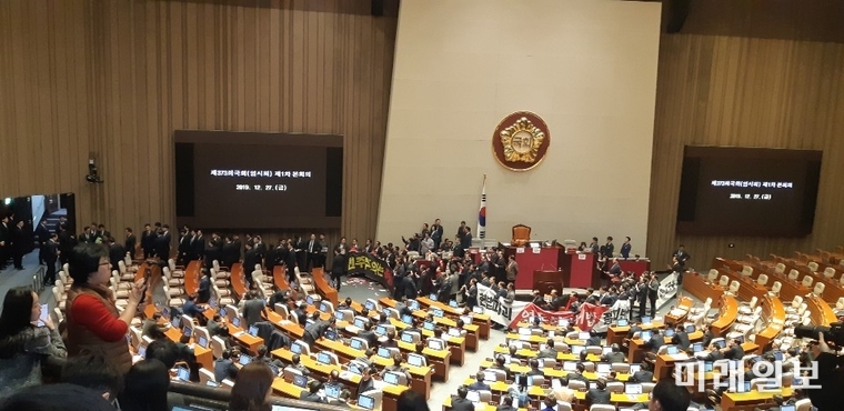 국회는 27일 오후 제373차 임시회 1차 본회의를 열고 선거법 개정안을 통과시켰다./사진=김정현 기자