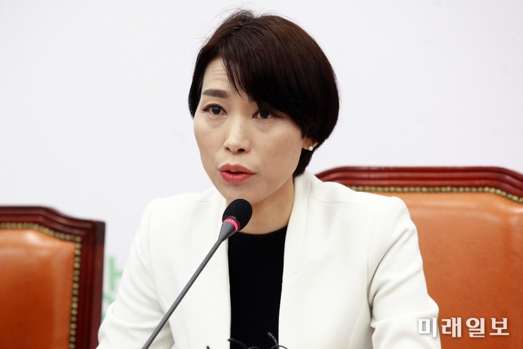 민생당 김정화 공동대표가 11일 오전 서울 여의도 국회에서 열린 최고위원회의에서 발언하고 있다./사진=장건섭 기자