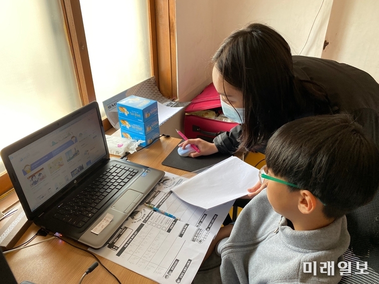 전남도 돌봄취약계층 원격 학습 지원 장면 / 사진=전남도 제공