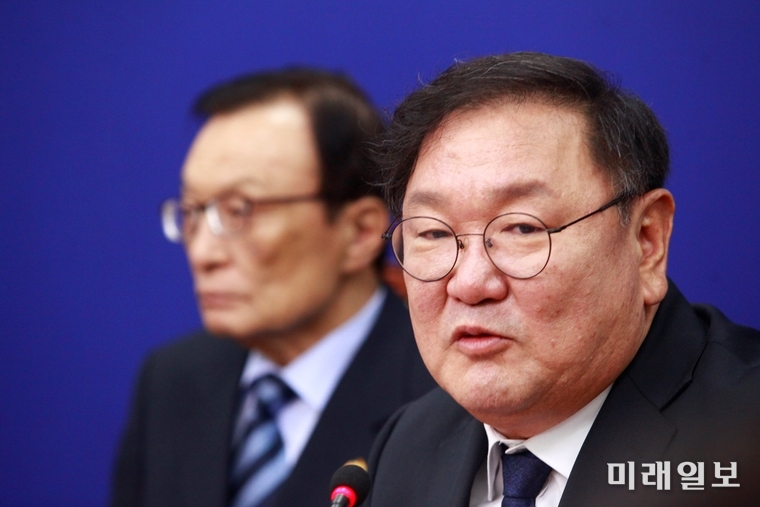 김태년 더불어민주당 원내대표가 13일 오전 서울 여의도 국회에서 열린 당 최고위원회의에서 모두발언을 하고 있다./사진=장건섭 기자