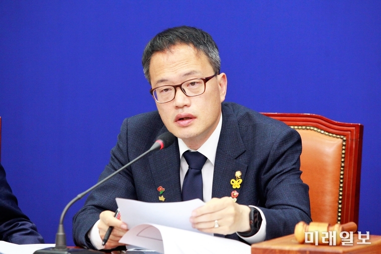 박주민 더불어민주당 최고위원이 13일 오전 국회에서 열린 당 최고위원회 회의에서 발언하고 있다./사진=장건섭 기자
