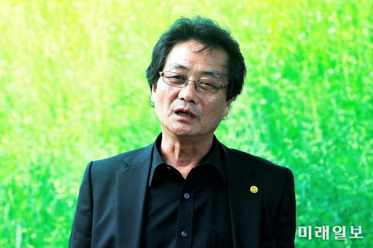 서영수 국민연대146NGO 의장은 30일 호국보훈의 달 6월을 앞두고 "촛불의 열망으로 태생된 민주정권이라 자처하는 문재인정권이 내세운 박삼득 국가보훈처장이 친일반민족인사인 백선엽을 두고 '백선엽 장군, 현충원 안장 대상 맞다', '국립묘지장군묘역에 모시겠다'는 뜻을 자랑스럽게 내뱉었다"며 국가보훈처를 강하게 비판했다./사진=장건섭 기자
