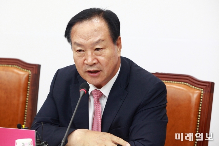 16일 오후 서울 여의도 국회에서 개성 남북공동연락사무소 폭파와 관련해 열린 미래통합당 외교안보특별위원회 긴급회의에서 한기호 의원이 발언하고 있다./사진=장건섭 기자