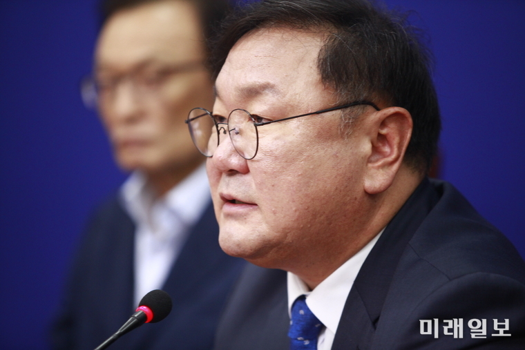 김태년 더불어민주당 원내대표가 22일 오전 서울 여의도 국회에서 열린 최고위원회의에서 모두발언을 하고 있다./사진=장건섭 기자