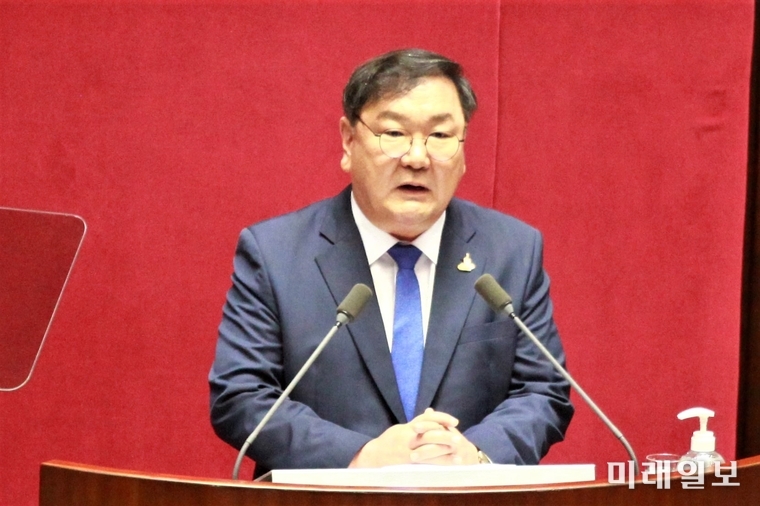 김태년 더불어민주당 원내대표가 20일 오전 서울 여의도 국회 본회의에서 교섭단체 대표연설하고 있다./사진=장건섭 기자