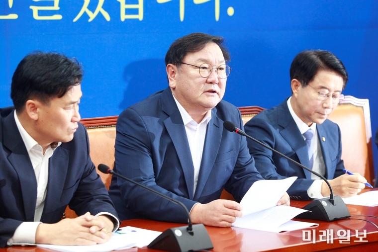 김태년 더불어민주당 원내대표가 6일 오전 서울 여의도 국회에서 열린 정책조정회의에서 발언하고 있다./사진=장건섭 기자