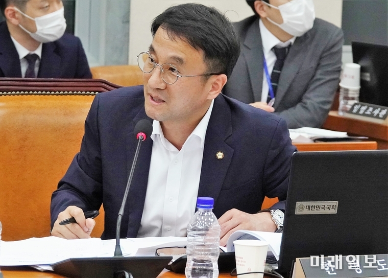 국회 행정안전위원회 소속 더불어민주당 한병도(전북 익산을) 의원이 서울 여의도 국회에서 열린 국정감사에서 서울시로부터 제출받은 국정감사 자료를 분석한 결과, 2015년부터 2020년까지 총 61번의 불법점거가 있었고, 이에 부과된 변상금은 3억429만원이었다./사진=미래일보 DB