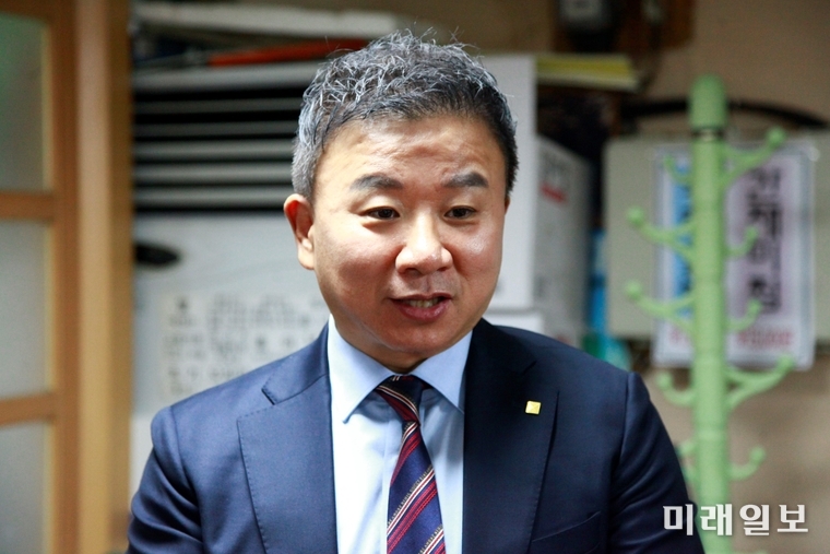 20일 오후 서울 여의도 모 식당에서 가진 중소기업제품유통협의회 기자회견에서 안동엽 발기인 대표가 발언하고 있다./사진=장건섭 기자