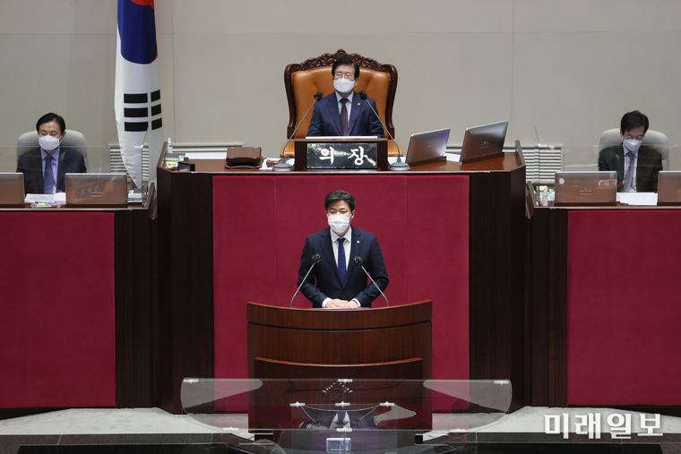 박상혁 더불어민주당 의원이 1일 오후 서울 여의도 국회 본회의장에서 제13차 본회의 5분 자유발언을 하고 있다./사진=공동취재단 사진