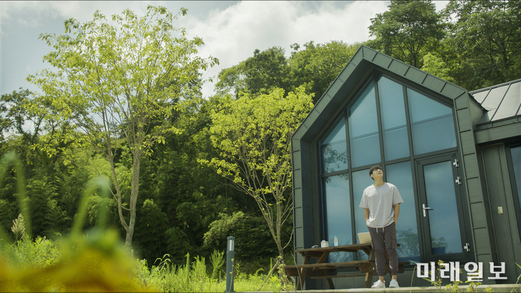 김정한 감독 연출의 김경남·이채원 주연의 감성 멜로 웹드라마 '다시,여름' 한 장면./사진=굿스토리 제공