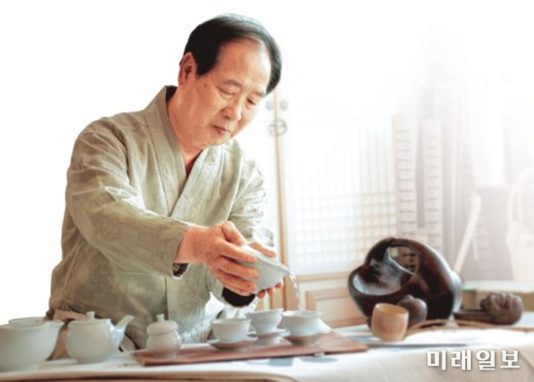 8일 오전 향년 92세로 별세한 한국근현대차(茶)산업의 선구자이자 산증인인 명인 홍소술 옹의 생전의 모습./사진=한국차생산자연합회 제공