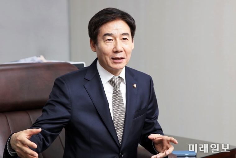 15일 제20대 대통령직인수위원회 정무사법행정분과 간사에 임명된 이용호 국민의힘 의원./ⓒ미래일보