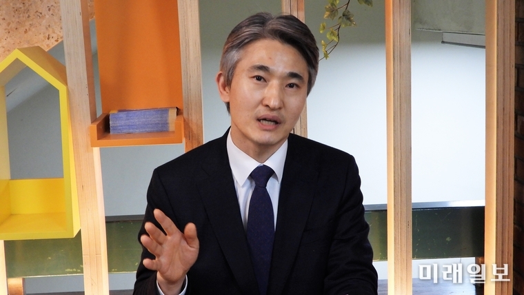 김인제 서울시의원이 31일 오후 서울시청 서소문청사 2동 2층 서울시의회 출입기자실에서 기자회견을 열고 "절박한 민생 현장에서 완전히 새로운 구로 미래를 열어가겠다"고 밝혔다./사진=장건섭 기자