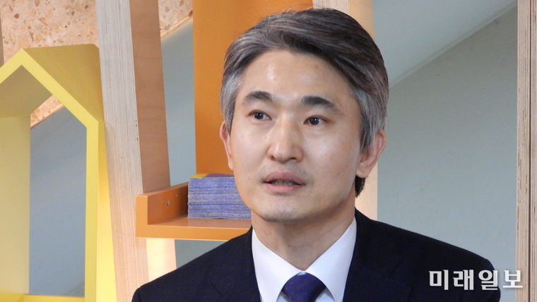 김인제 서울시의원이 31일 오후 서울시청 서소문청사 2동 2층 서울시의회 출입기자실에서 기자회견을 열고 "절박한 민생 현장에서 완전히 새로운 구로 미래를 열어가겠다"고 밝혔다./사진=장건섭 기자