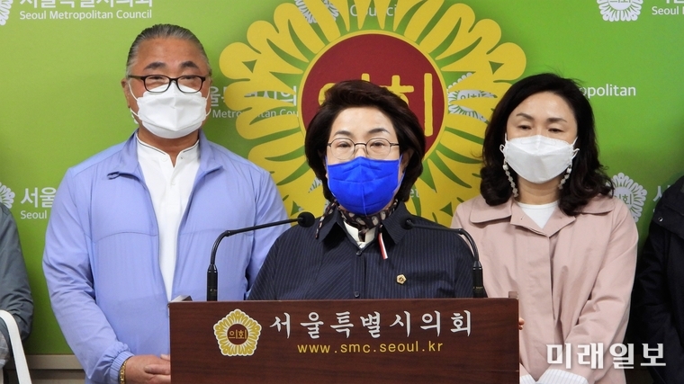 김춘례 서울시의원 성북제1선거구 예비후보가 29일 오후 서울시의회 기자실에서 기자회견을 열고 있다./사진=장건섭 기자