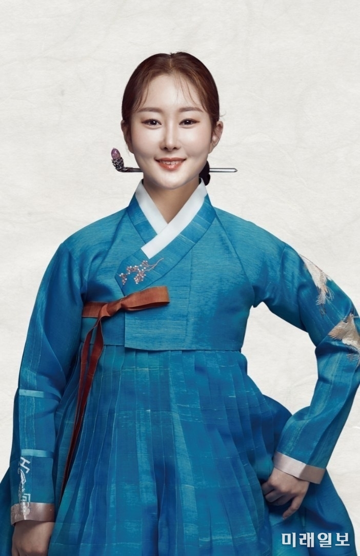 오는 7월 13일 저녁 7시 서울 오류동의 오류아트홀에서 1930년대 트로트인 '만요(漫謠)' 공연의 막을 열리는 가운데 '인터뷰' 형식으로 출연하는 만요 소리꾼 이은혜./사진=부지화 제공