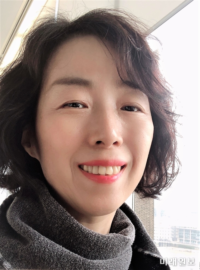 최근 첫 번째 시집 '일요일의 화가 8요일의 시인'을 발간한 유정남 시인./ⓒ미래일보