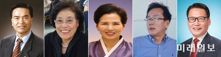 사단법인 한국문인협회가 제정한 제20회 한국문협작가상 수상 작가. (왼쪽 부터) 이석래 시인, 허윤정 시인, 윤정란 시조시인, 이용호 소설가, 김정길 수필가./사진=한국문인협회 제공