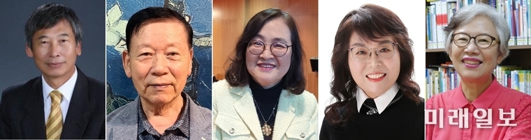 사단법인 한국문인협회가 제정한 제16회 한국문학백년상 수상 작가. (왼쪽 부터) 박순길 시인, 김신운 소설가, 이경은 수필가, 탁현수 수필가, 이성자 아동문학가./사진=한국문인협회 제공