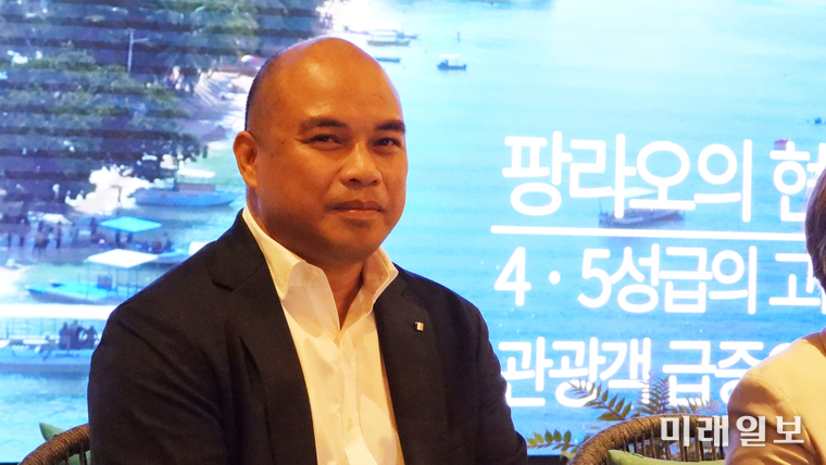 지난 21일 오전 서울 강남구 신사동'엘 카스카디 by 제이파크 보홀' 견본주택에서 가진 기자회견에서 에드가르도 아르케이 팡라오 시장이 취재진의 질의에 답하고 있다./사진=장건섭 기자