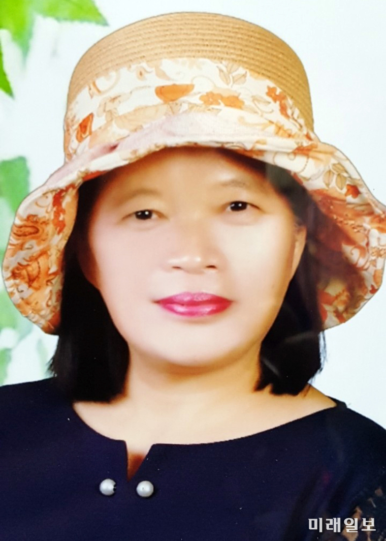 최근 서울의 마지막 달동네 104마을 기록사진·시집 <백사마을>을 출간한 이윤선 시인./ⓒ미래일보