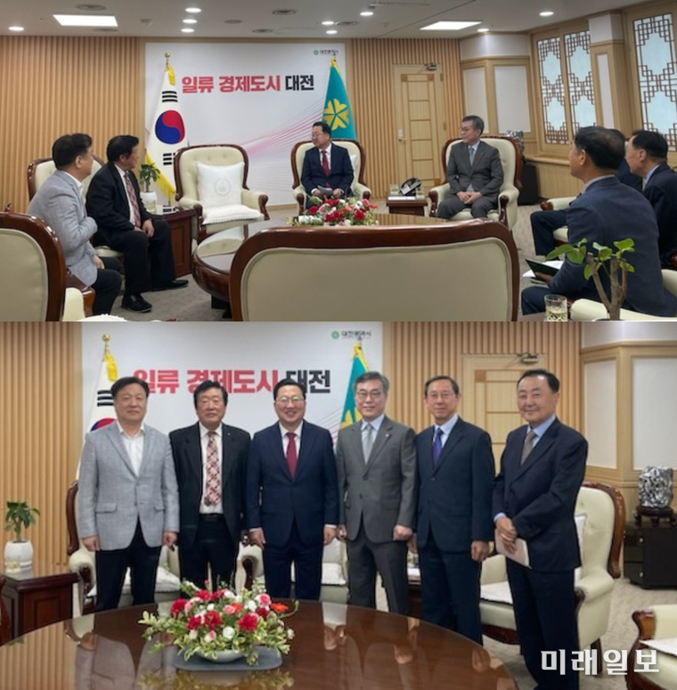 지난 5월 9일, 전민 '창운 김용재 시인 시비건립추진위원회위원회' 위원장을 비롯하여 위원회 임원들이 대전시청에서 이장우 대전시장과의 면담을 통해 시비 건립을 위한 협의를 진행하고 기념촬영을 하고 있다./사진=시비건립추진위원회 제공