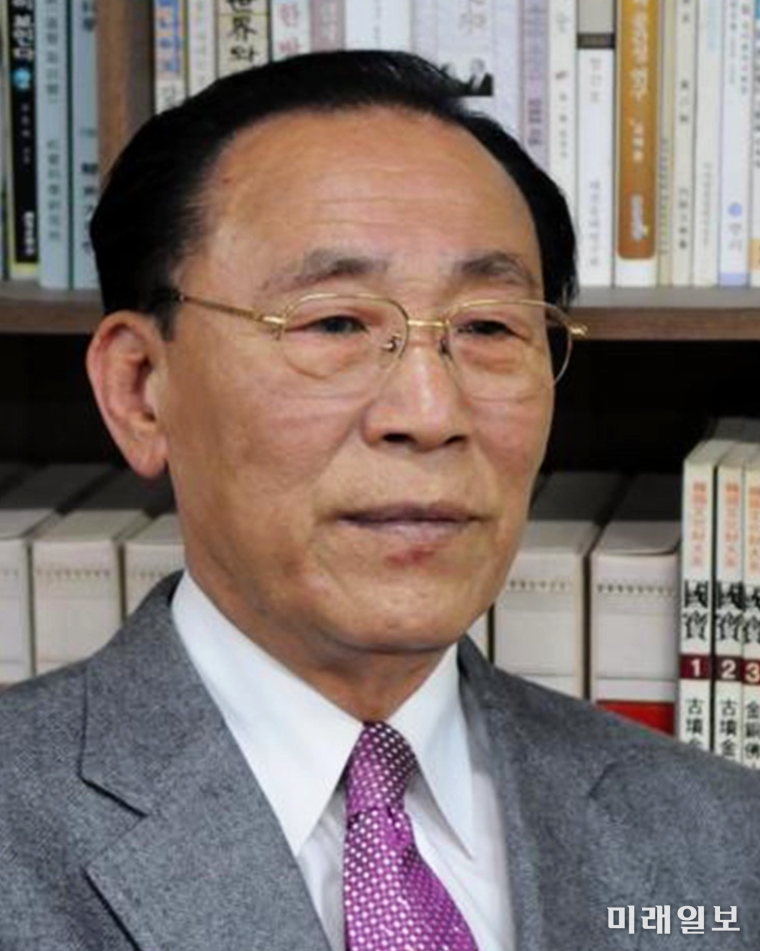 최근 신작 수필집 '인연(因緣)의 늪'을 출간한 수필가이자 시인으로 오랜 문학적 궤적을 이어온 이정희(李貞熙) 작가./ⓒ미래일보